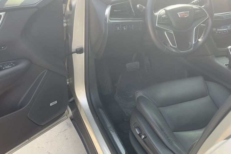 Used Cadillac XT5 2016 25T Luxury Model Driver Seat