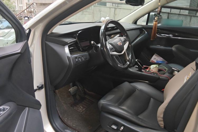 Used Cadillac XT5 2016 25T Luxury Model Driver Seat
