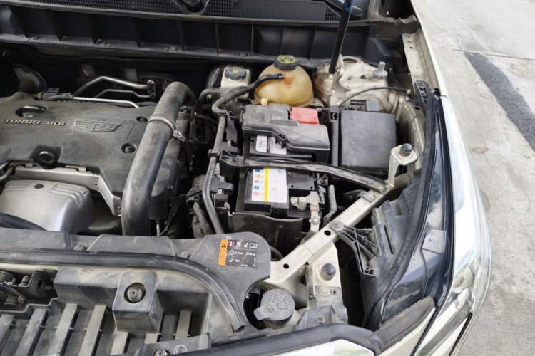 Used Cadillac XT5 2016 25T Luxury Model Engine Bay Left