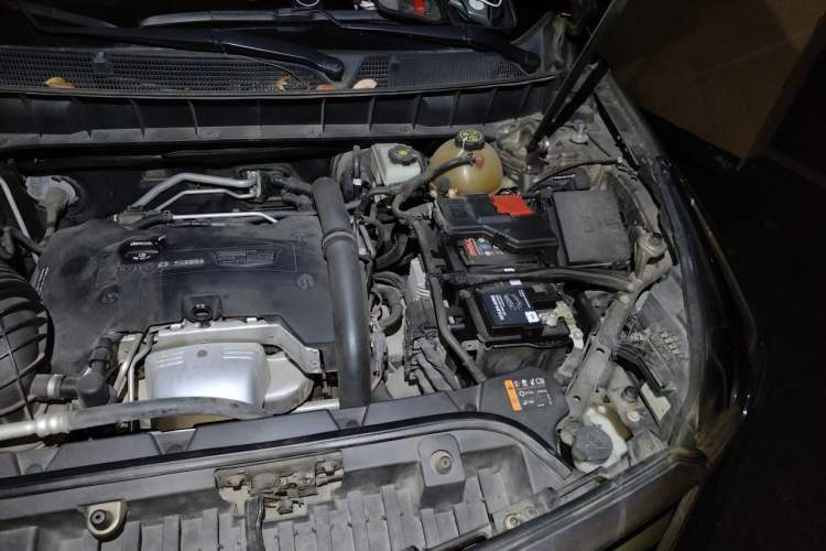Used Cadillac XT5 2016 28T Four-Wheel Drive Luxury Model Engine Bay Left