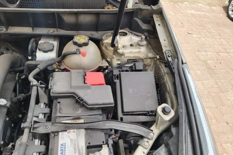 Used Cadillac XT5 2016 25T Tech Edition Engine Bay Left