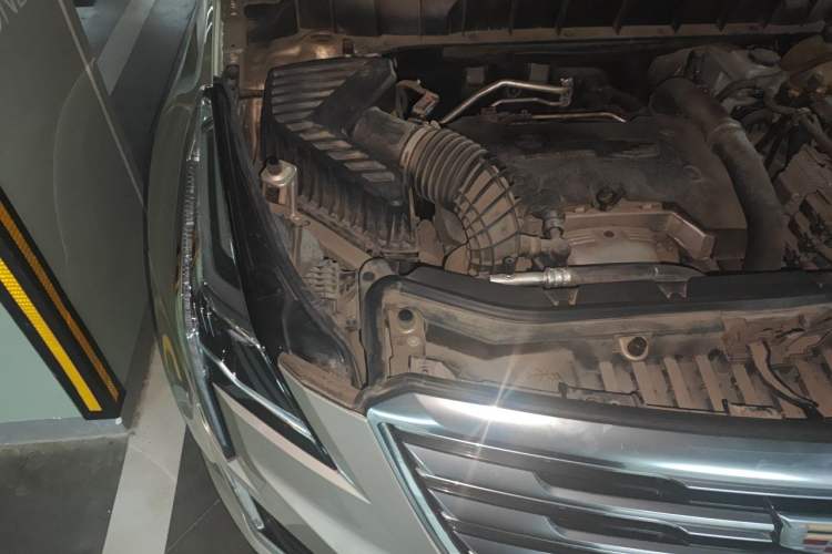 Used Cadillac XT5 2016 28T Four-Wheel Drive Luxury Model Engine Bay Right