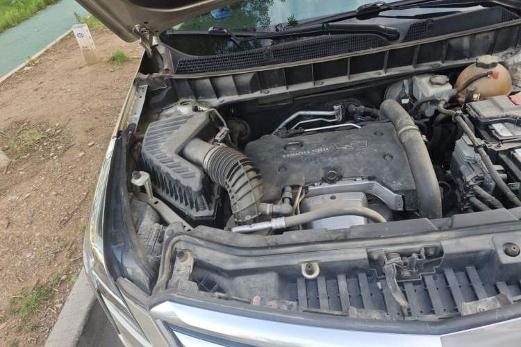 Used Cadillac XT5 2016 28T Four-Wheel Drive Luxury Model Engine Bay Right