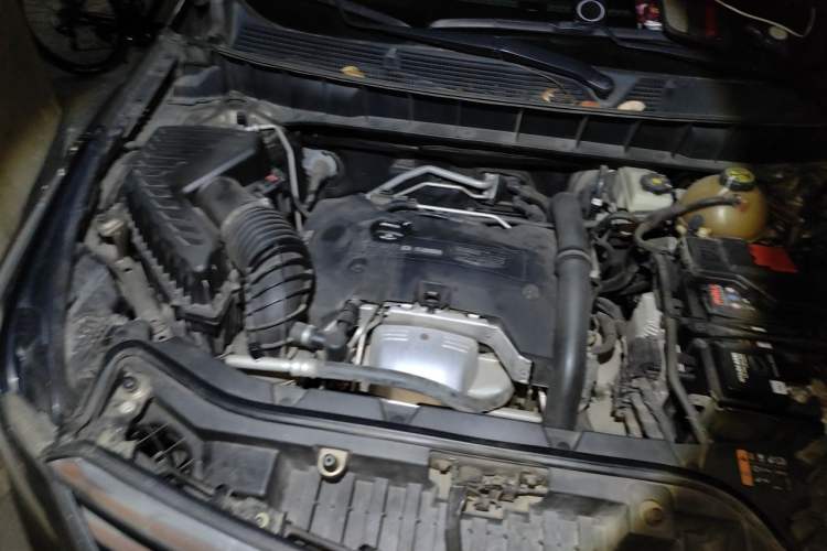 Used Cadillac XT5 2016 28T Four-Wheel Drive Luxury Model Engine Bay Right
