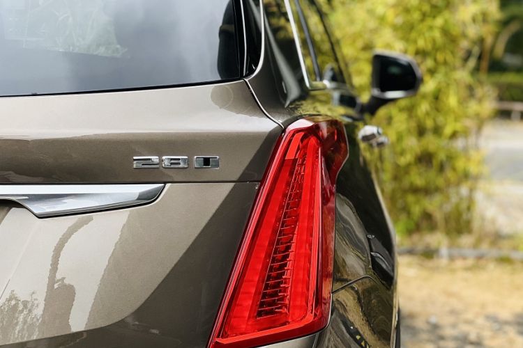 Used Cadillac XT5 2016 28T Four-Wheel Drive Luxury Model Exterior 8
