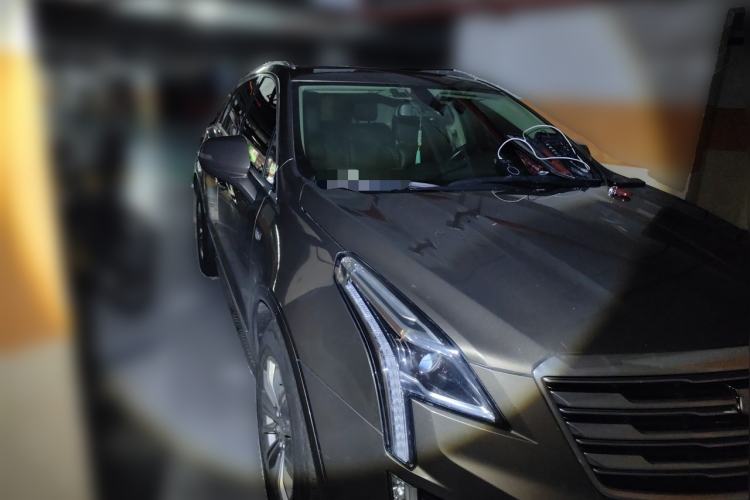 Used Cadillac XT5 2016 28T Four-Wheel Drive Luxury Model Front Right 45 Deg