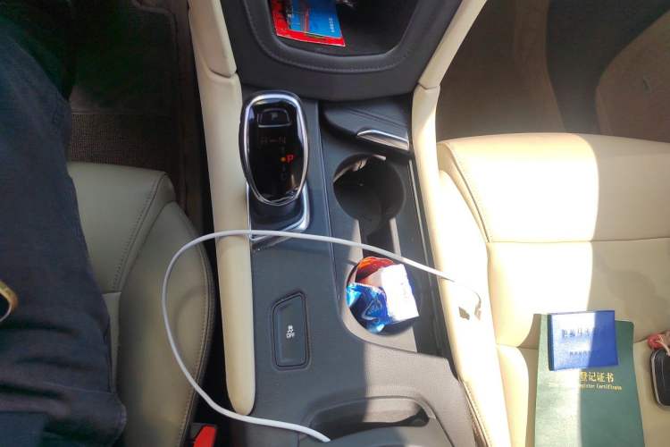 Used Cadillac XT5 2016 25T Tech Edition Gear Lever