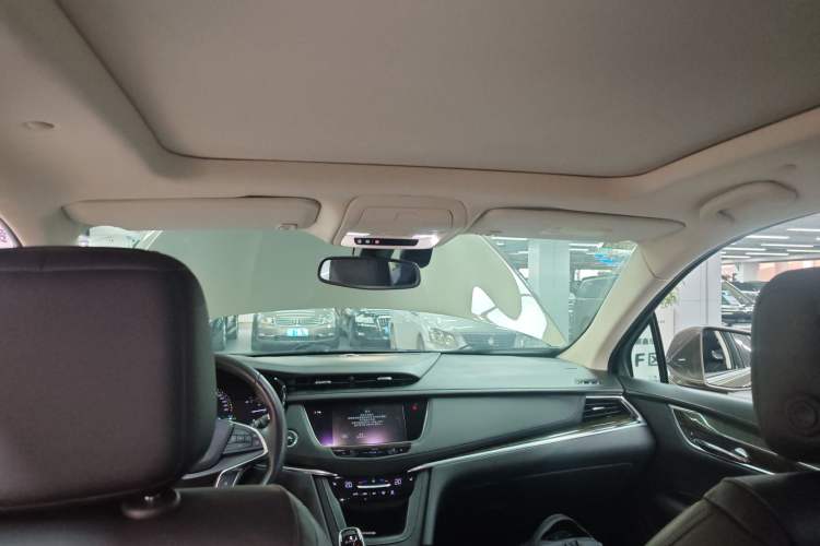 Used Cadillac XT5 2016 28T Four-Wheel Drive Luxury Model Headliner