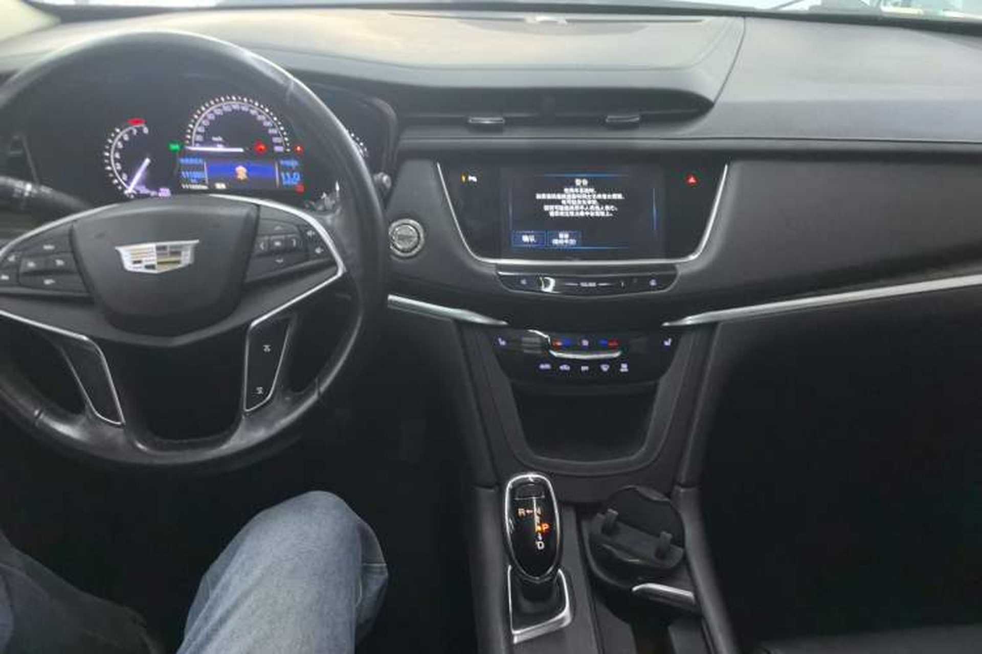 Used Cadillac XT5 2016 25T Luxury Model Interior 2