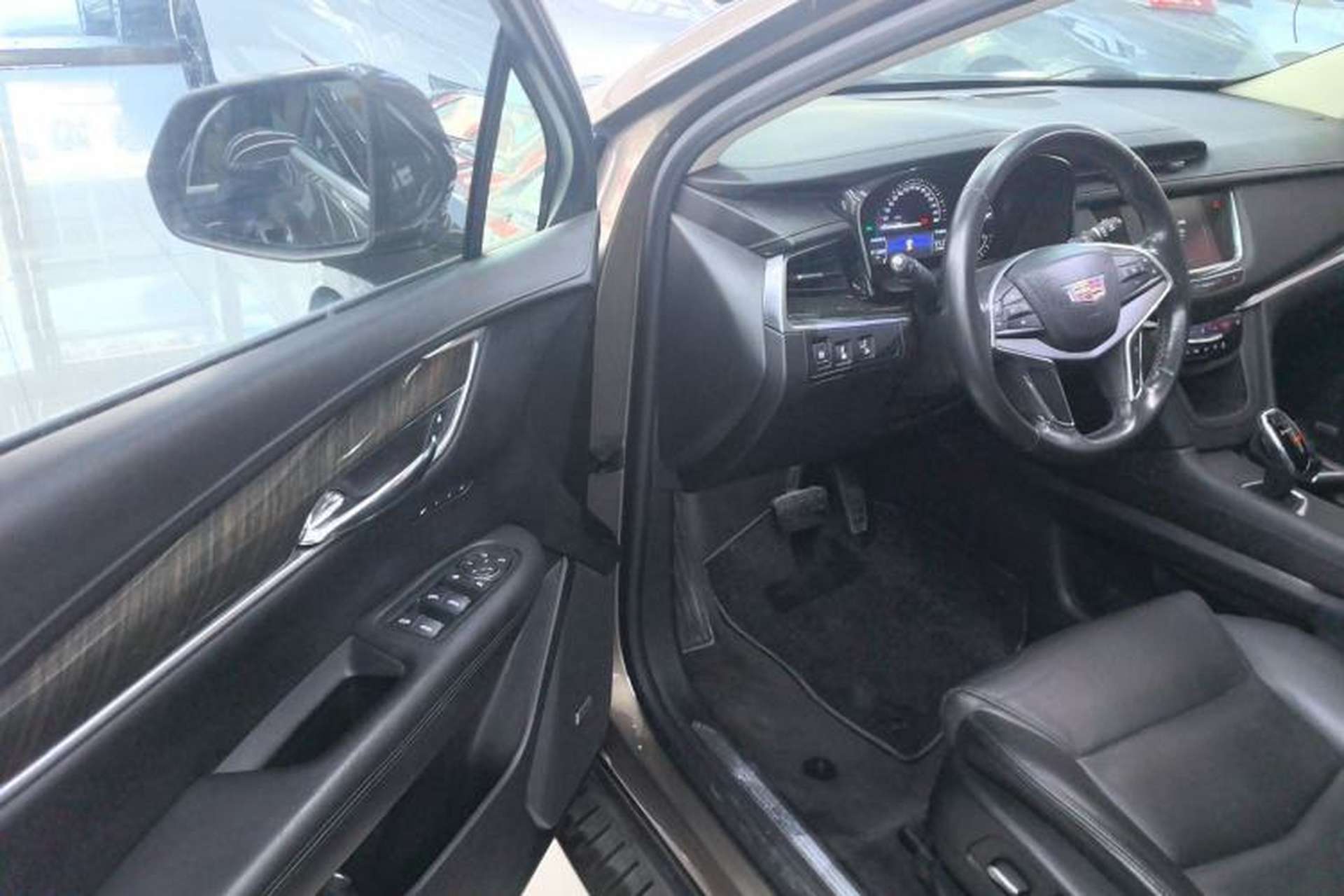 Used Cadillac XT5 2016 25T Luxury Model Interior 3