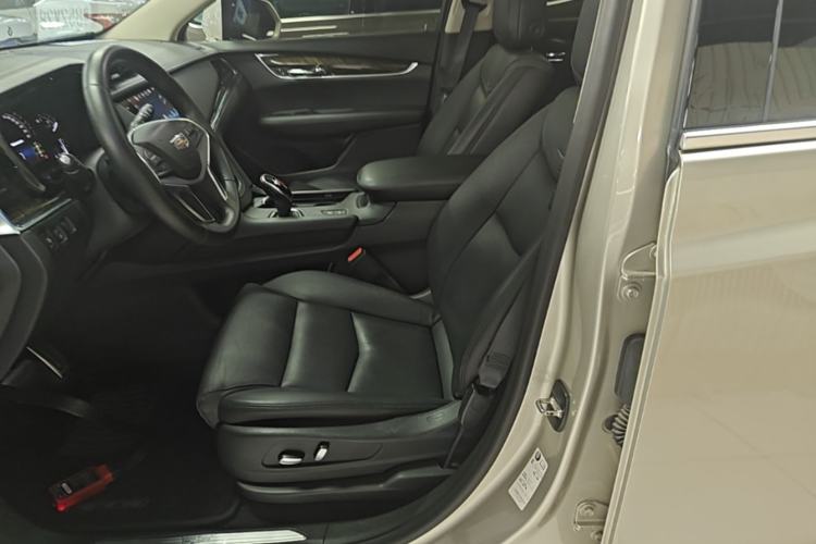 Used Cadillac XT5 2016 25T Luxury Model Left Front Seat