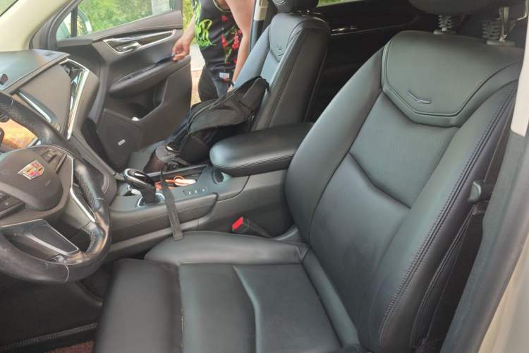 Used Cadillac XT5 2016 28T Four-Wheel Drive Luxury Model Left Front Seat