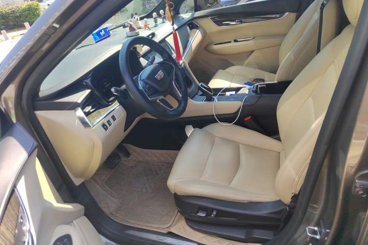 Used Cadillac XT5 2016 25T Tech Edition Left Front Seat