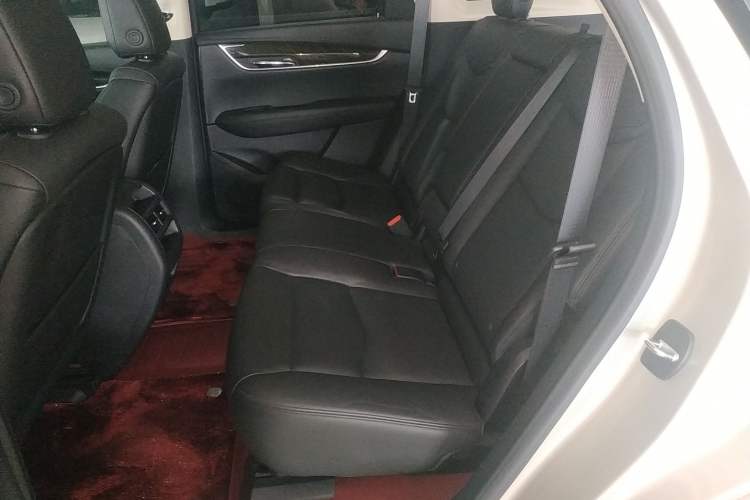 Used Cadillac XT5 2016 28T Four-Wheel Drive Luxury Model Left Rear Seat