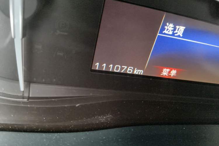 Used Cadillac XT5 2016 25T Tech Edition Odometer Close Up