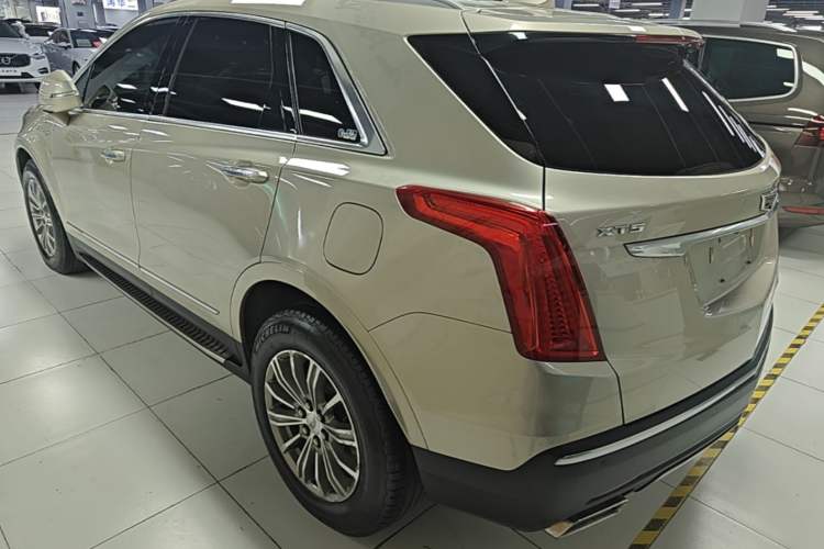 Used Cadillac XT5 2016 25T Luxury Model Rear Left 45 Deg