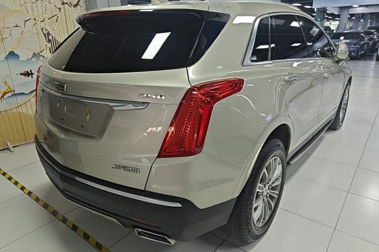 Used Cadillac XT5 2016 25T Luxury Model Rear Right 45 Deg