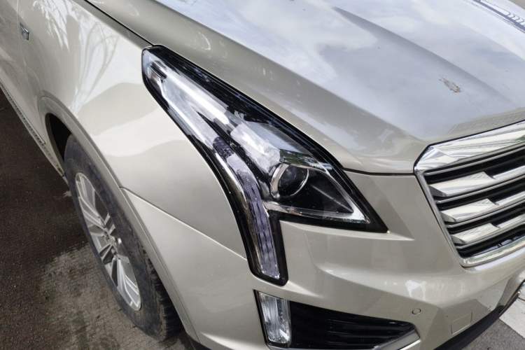 Used Cadillac XT5 2016 25T Luxury Model Right Front Headlight