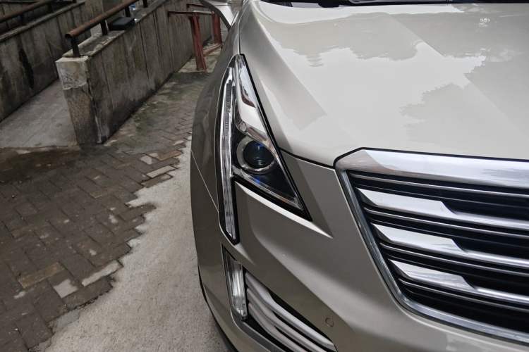 Used Cadillac XT5 2016 25T Luxury Model Right Front Headlight