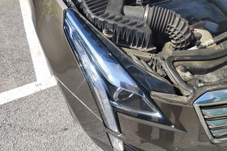 Used Cadillac XT5 2016 25T Tech Edition Right Front Headlight