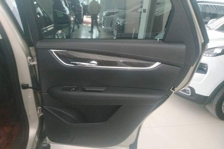 Used Cadillac XT5 2016 28T Four-Wheel Drive Luxury Model Right Rear Door Interior