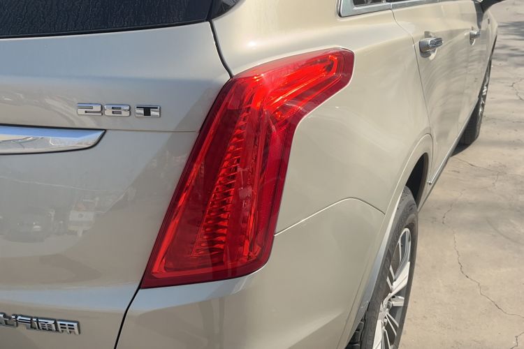 Used Cadillac XT5 2016 25T Luxury Model Right Rear Taillight