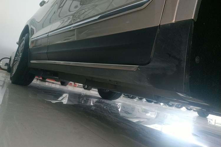 Used Cadillac XT5 2016 28T Four-Wheel Drive Luxury Model Right Side Sill