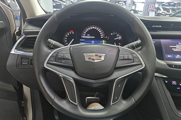 Used Cadillac XT5 2016 25T Luxury Model Steering Wheel