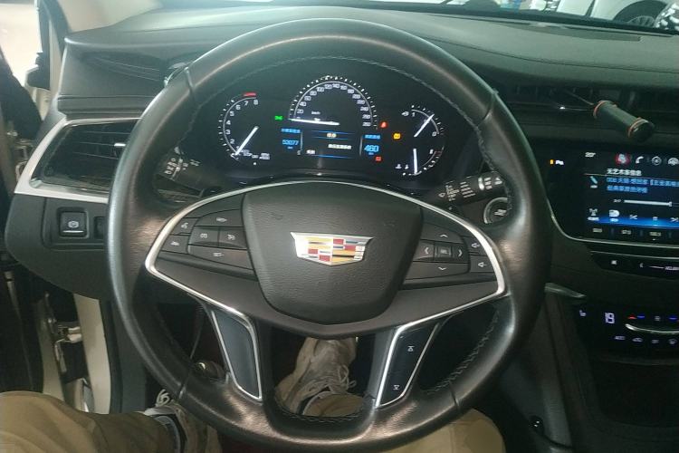 Used Cadillac XT5 2016 28T Four-Wheel Drive Luxury Model Steering Wheel