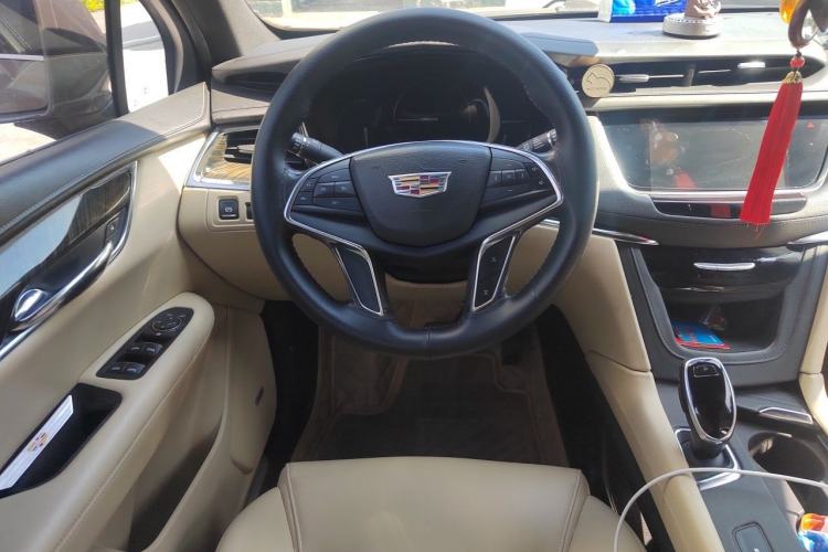 Used Cadillac XT5 2016 25T Tech Edition Steering Wheel