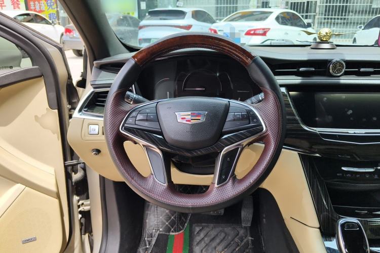 Used Cadillac XT5 2016 25T Tech Edition Steering Wheel