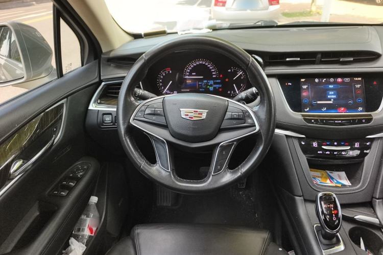 Used Cadillac XT5 2016 25T Luxury Model Steering Wheel