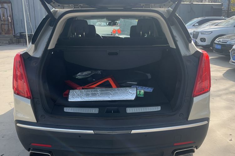 Used Cadillac XT5 2016 25T Luxury Model Trunk