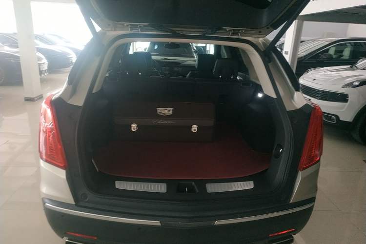 Used Cadillac XT5 2016 28T Four-Wheel Drive Luxury Model Trunk