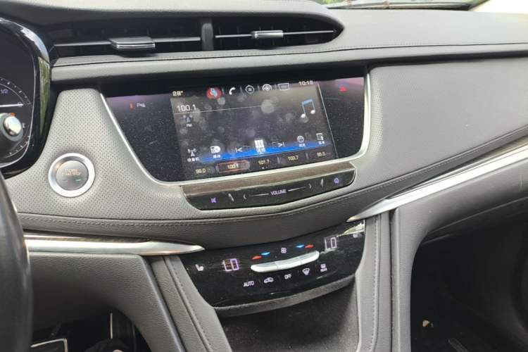 Used Cadillac XT5 2016 25T Luxury Model Audio And AC Panel