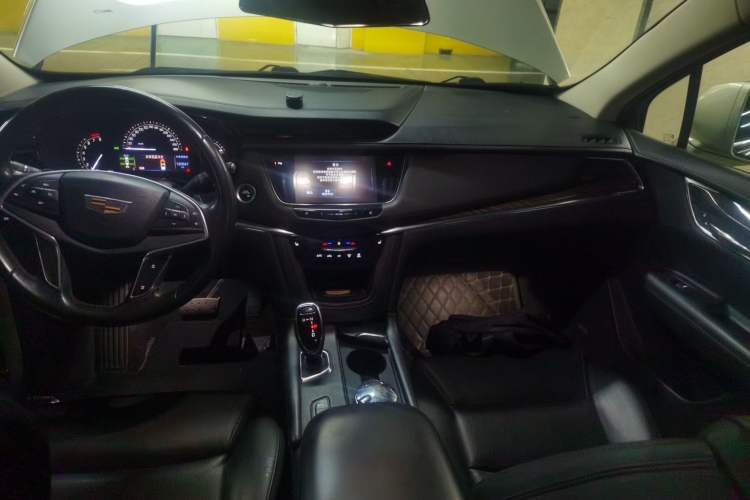 Used Cadillac XT5 2016 28T Four-Wheel Drive Luxury Model Audio And AC Panel
