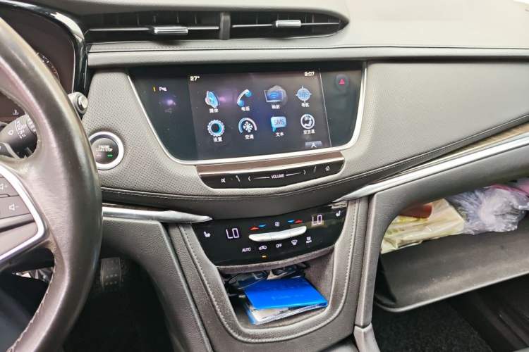 Used Cadillac XT5 2016 28T Four-Wheel Drive Tech Version Audio And AC Panel