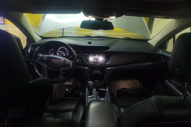 Used Cadillac XT5 2016 28T Four-Wheel Drive Luxury Model Center Console
