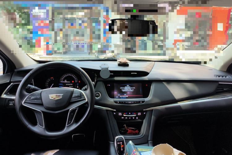 Used Cadillac XT5 2016 25T Luxury Model Center Console