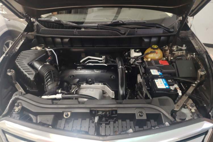 Used Cadillac XT5 2016 25T Luxury Model Engine Bay