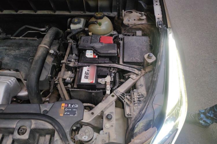 Used Cadillac XT5 2016 28T Four-Wheel Drive Luxury Model Engine Bay Left
