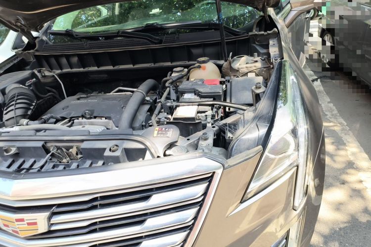 Used Cadillac XT5 2016 25T Luxury Model Engine Bay Left