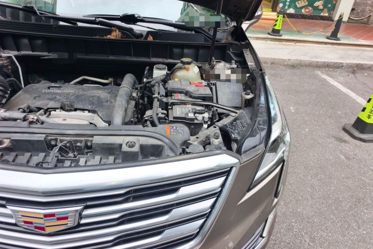 Used Cadillac XT5 2016 28T Four-Wheel Drive Luxury Model Engine Bay Left