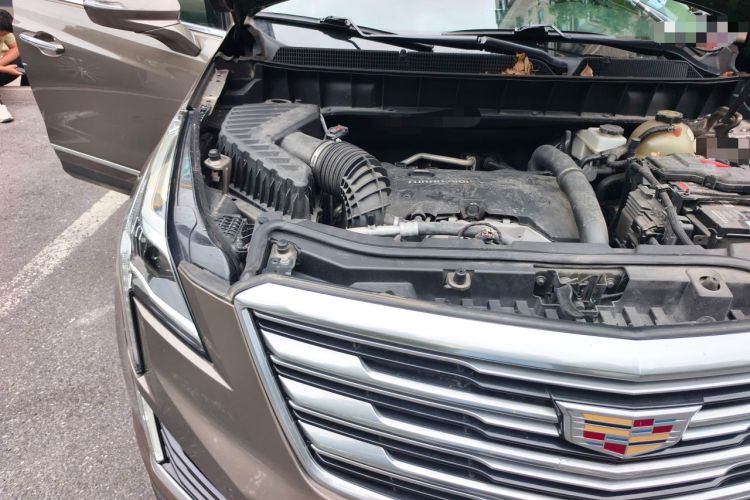 Used Cadillac XT5 2016 28T Four-Wheel Drive Luxury Model Engine Bay Right