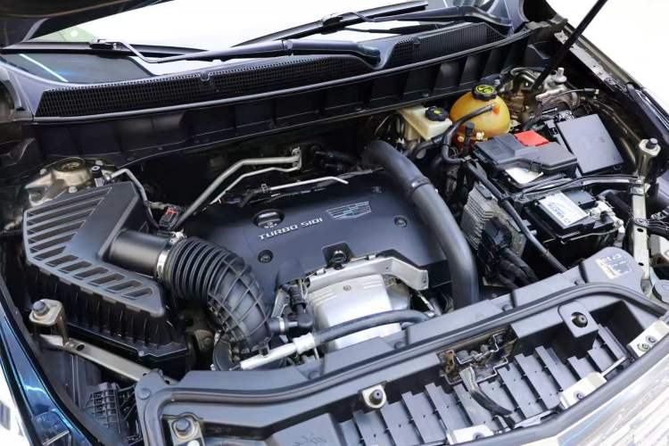 Used Cadillac XT5 2016 28T 4x4 Platinum Edition Engine Bay