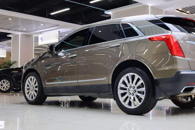 Used Cadillac XT5 2016 28T 4x4 Platinum Edition Exterior 11