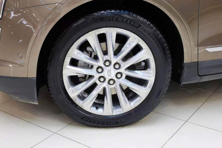 Used Cadillac XT5 2016 28T 4x4 Platinum Edition Exterior 12