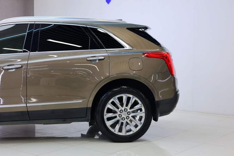 Used Cadillac XT5 2016 28T 4x4 Platinum Edition Exterior 3