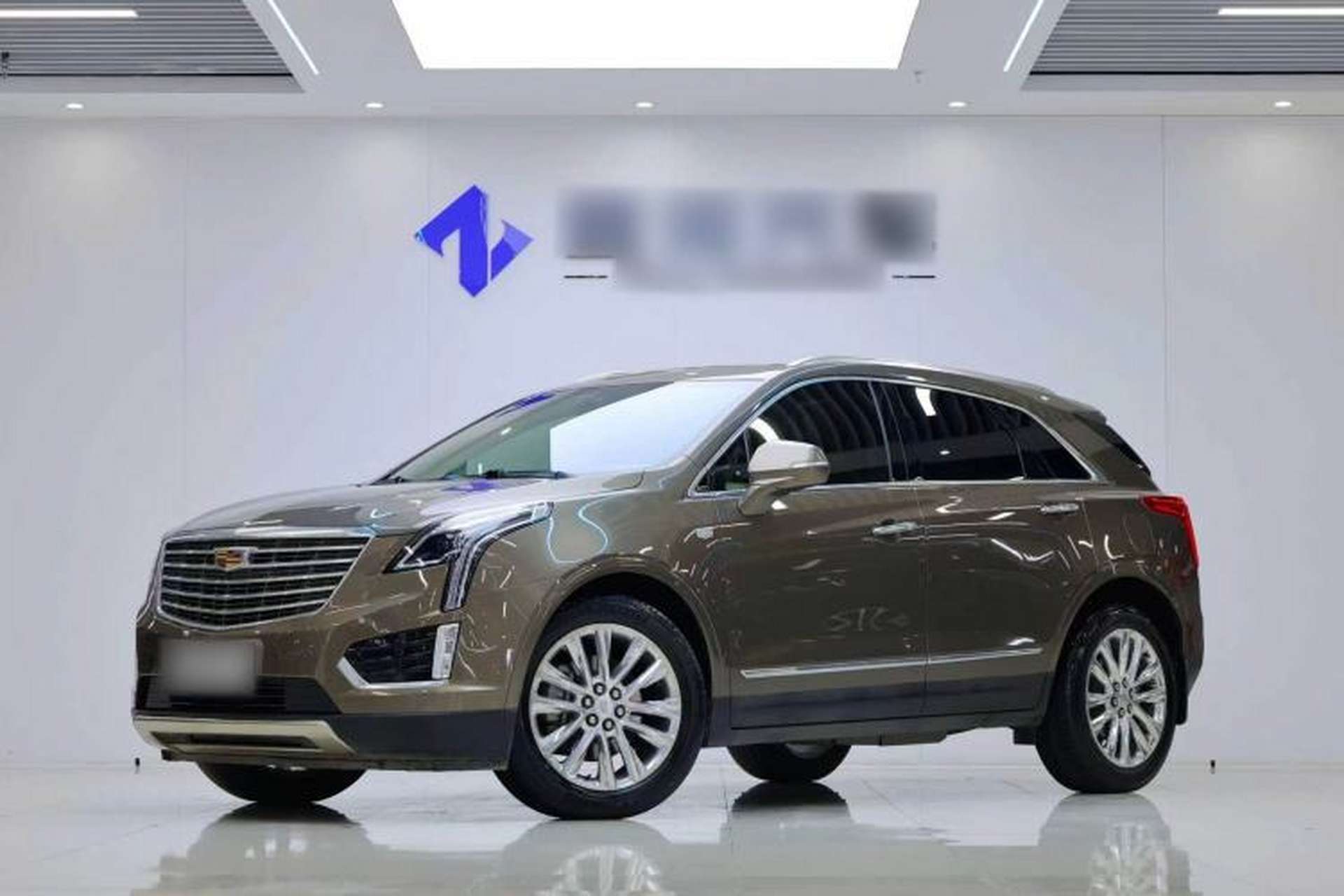 Used Cadillac XT5 2016 28T 4x4 Platinum Edition Front Left 45 Deg