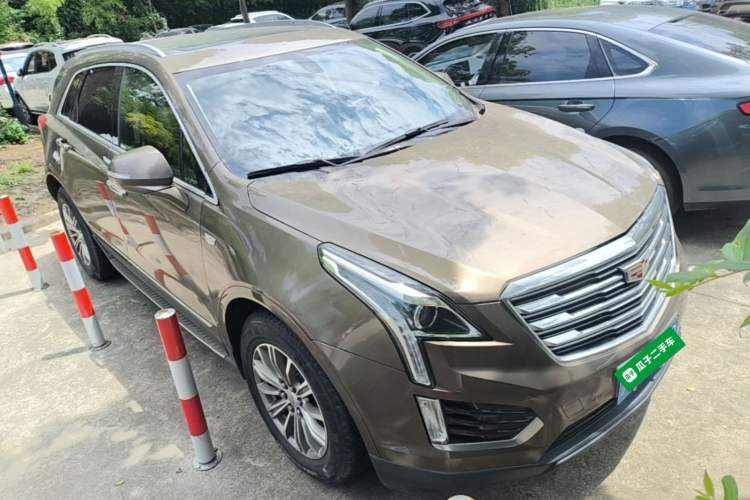 Used Cadillac XT5 2016 25T Luxury Model Front Right 45 Deg